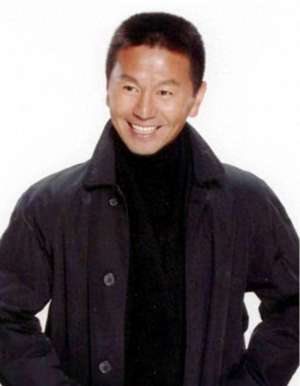 吴若莆(著名演员吴若甫：当红时被绑架，44岁娶22岁妻子，如今怎么样了？)