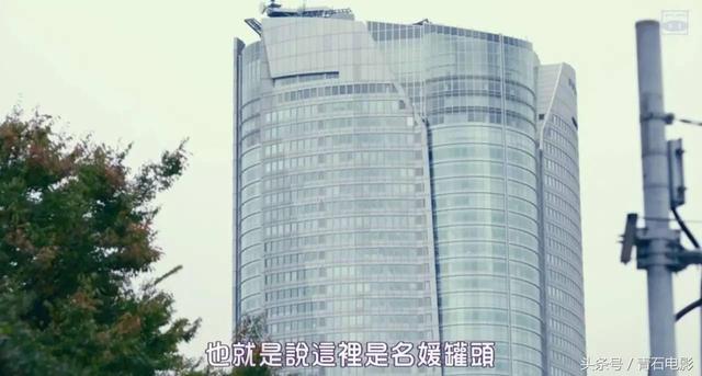 这部每集只有20分钟的连续剧短小精悍,被称为CBD小白领指南