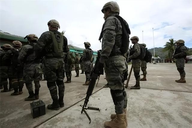 情妇揭秘哥伦比亚头号毒枭私生活：只关注女人的胸围，还有一怪癖