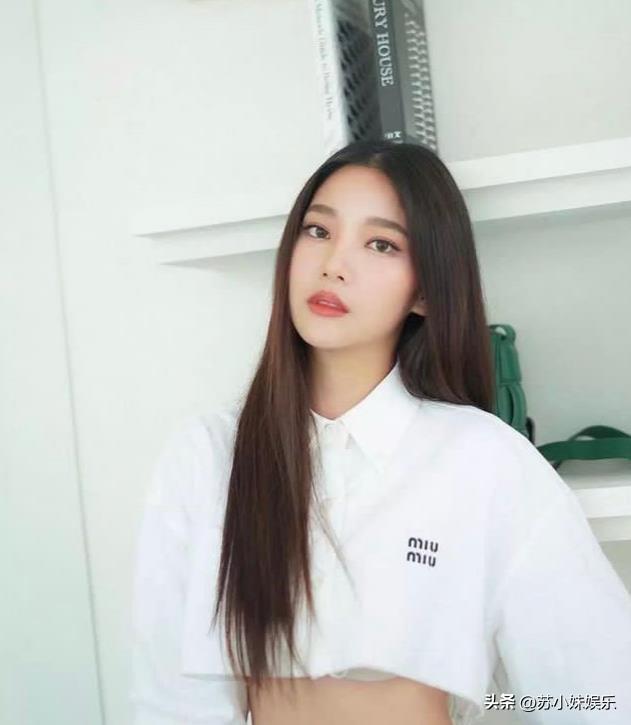 泰娱跨台情侣加一！Pon参加女友Cookie毕业典礼，两人当众秀恩爱