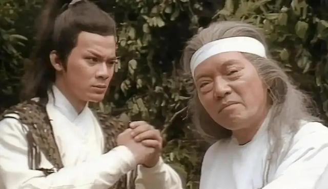 桃花岛巨变，郭靖疯狂死磕黄药师，得知欧阳锋是真凶后为何不叫了