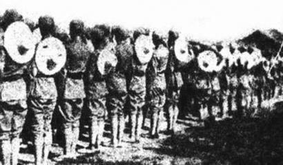 让人潸然泪下的“死字旗”：川军从未成体系，却成为统一的精神