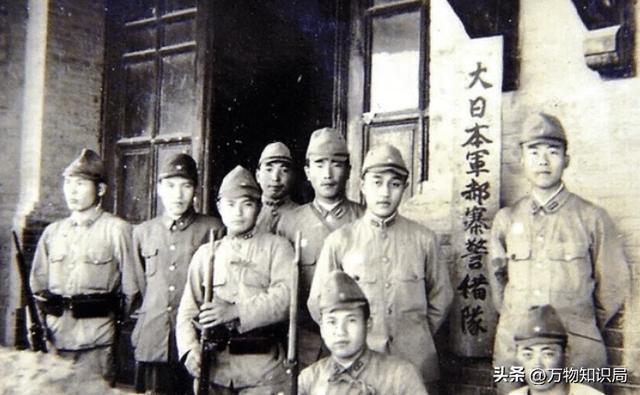 1940年,日军禁止公开的照片,一名慰安妇女孩表情呆滞,命运难测