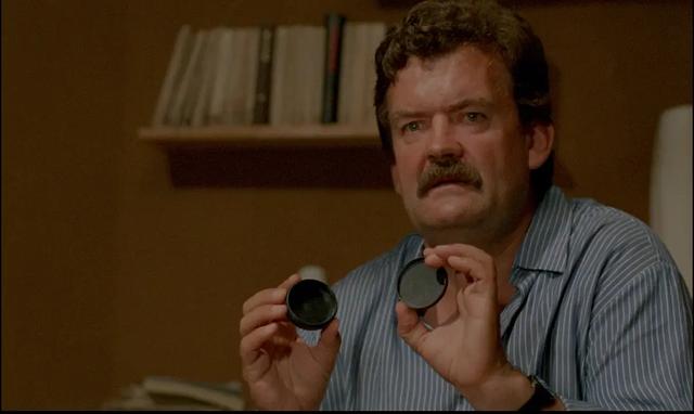 85年的经典老电影，因讲得太露骨被禁，为上映足足修改67处