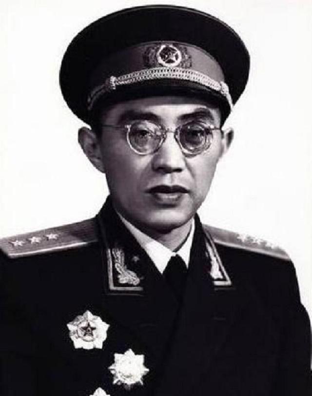 抗战时期，陈赓的4个搭档，建国后都是上将，其中一人官至副国级