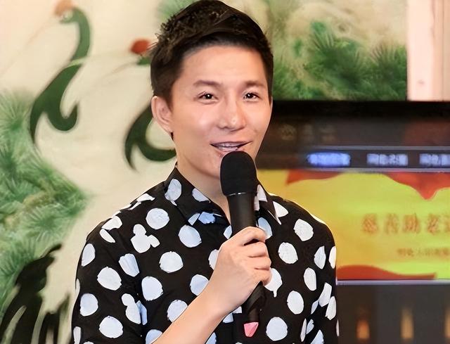 2015年，央视“最帅主持”边策坠楼身亡，真相可能不止那么简单