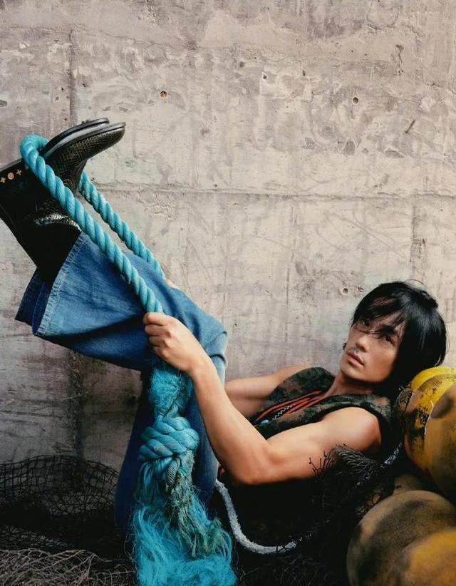 LV官宣宋亚轩为品牌大使 全面盘点十大顶奢代言人 肖战商业价值拉满