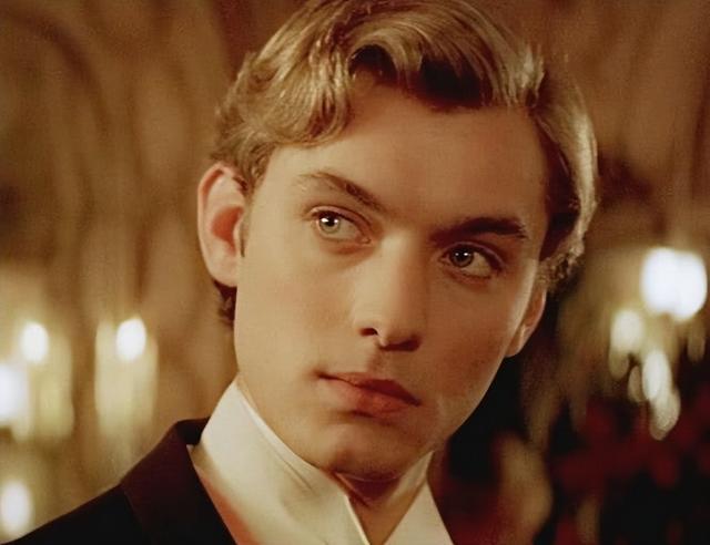 裘德洛:曾帅到掉渣,如今52岁油到不能看,6个孩子只有女儿像他