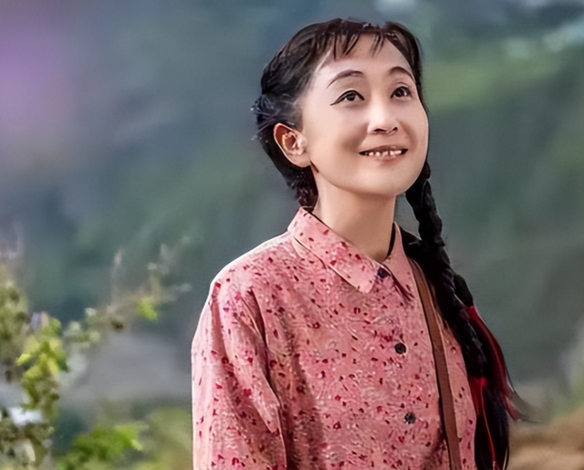 “人间异类”陈瑾：有名有钱却不婚不育，只因和哥哥有个约定