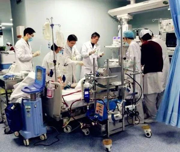 妻子ICU死里逃生后写下6个字，丈夫当场失声痛哭！