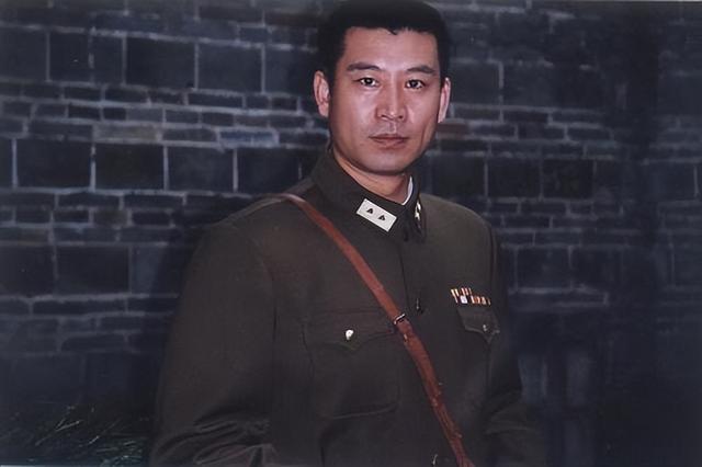 师小红：爱妻不要孩子，息影只为照顾聋哑岳父母，50岁得子乐开花