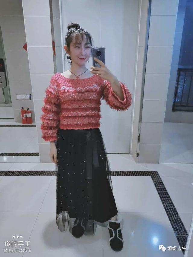 少女风改版华丽风：毛茸茸女士棒针大圆领阔袖套头毛衣（有编织图解）