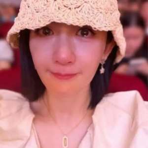 谢娜和刘烨怀孕过吗(主持人谢娜:与刘烨有缘无份,和张杰终成眷属,有三个女儿很知足)