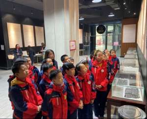 尹海英(青岛宁夏路第二小学尹海英副校长:“行走的思政课”)