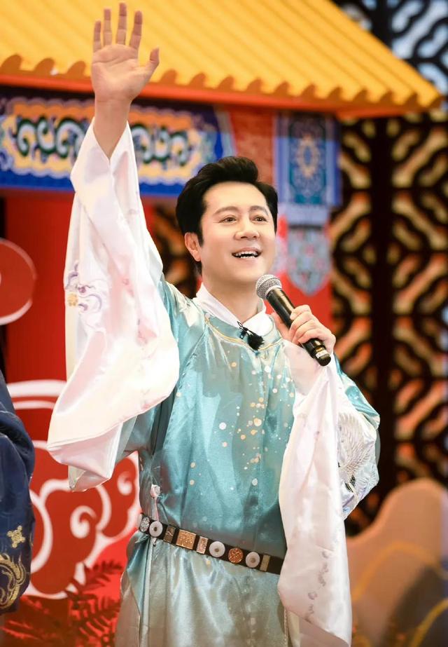 55岁蔡国庆：给痴呆母亲尽孝，养两个儿子，化解弟弟弟媳的矛盾