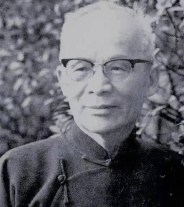 故事：张爱玲闺蜜苏青，曾是上海滩“文妓”，晚年蜗居10平米小屋