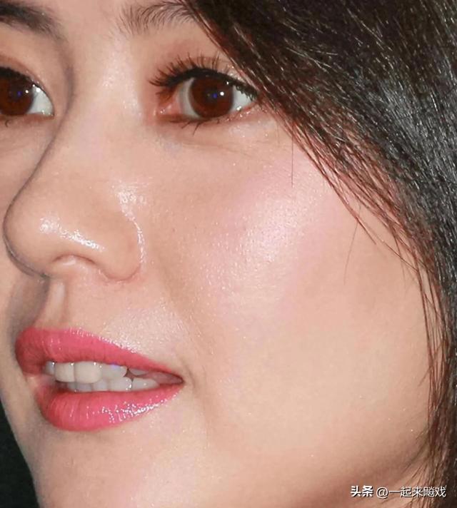 高圆圆眼波流转，顾盼生辉，一代佳人