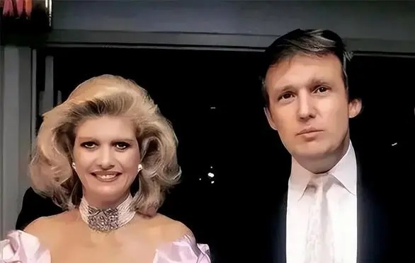 特朗普前妻伊凡娜：离婚后一生未改夫姓，逝后被特朗普当家人安葬