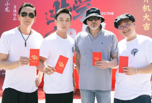 54岁邹兆龙内地拍戏，与女友人到小店吃肠粉接地气，妻儿定居国外