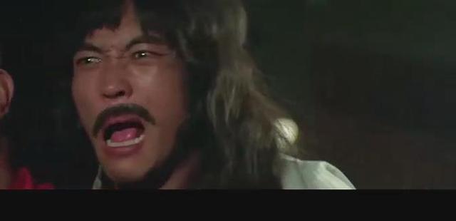 死亡塔高潮部分,李小龙死后的剪辑电影