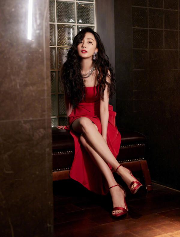 “人间腿精”迪丽热巴、江疏影秘笈放送，原来瘦腿也不难