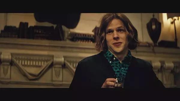 [蝙蝠侠大战超人：正义黎明]到底有多黑暗？