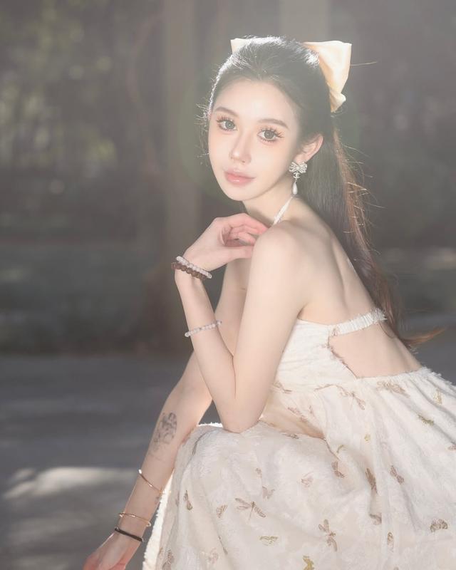 网红‘其雨’最新发布，几套写真你最喜欢哪个呢?