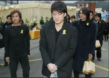 “大哥”柯受良去世18年后，刘德华、张学友照顾其妻儿怎样了？