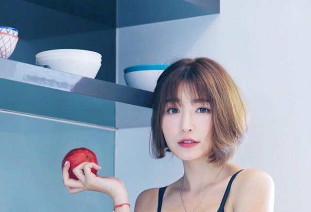 马来西亚温柔女神，香脸轻匀宛如月 可爱俏皮的少女甜美穿搭风