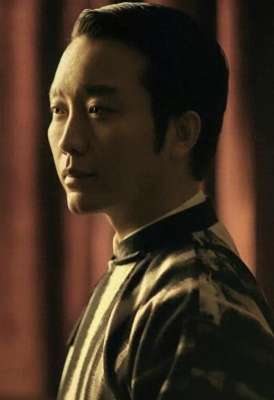 妖姬与艳技(传奇花旦”李玉刚的成名史，艳比妖姬却皈依佛门，他经历了什么)