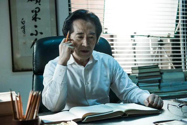 《〈局内人〉:19禁尺度炸裂,撕开韩国社会最脏一面》