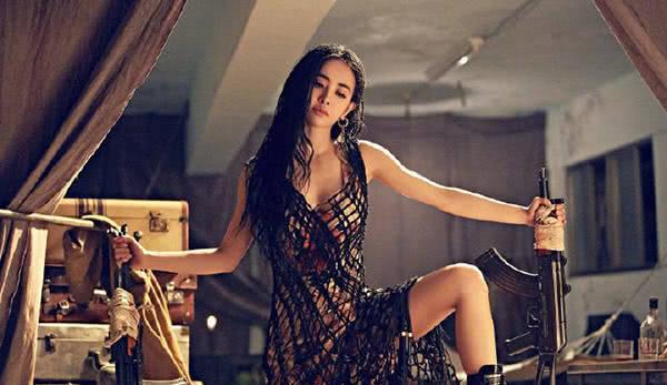 听完蔡依林的新歌，会发觉她并不符合一名流行歌手的标准...