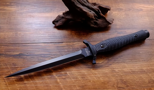 犀利程度丝毫不亚于极端武力的存在 同样来自意大利的FOX黑暗使者