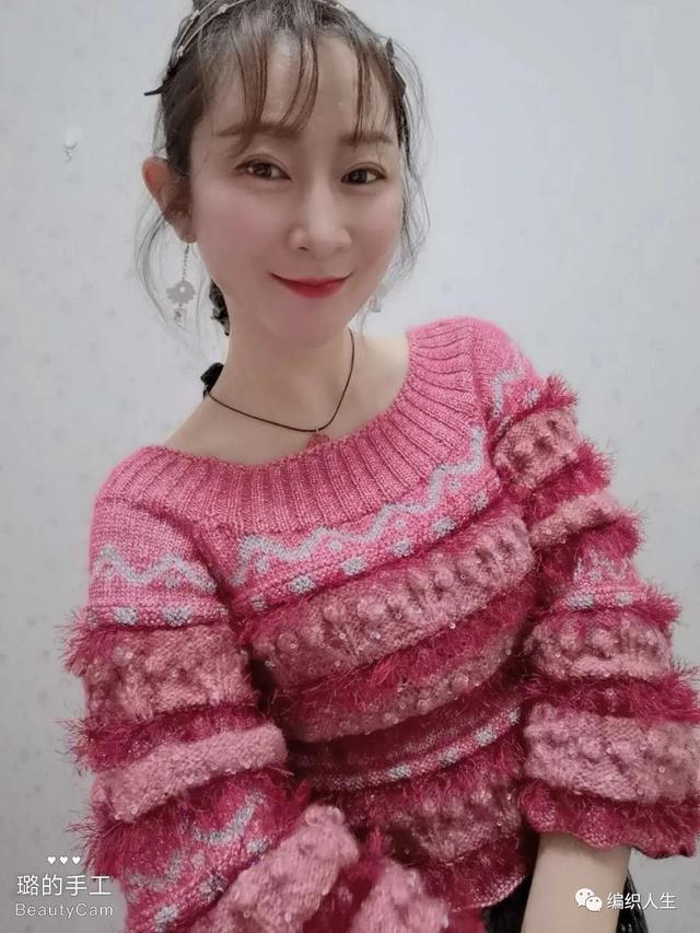 少女风改版华丽风：毛茸茸女士棒针大圆领阔袖套头毛衣（有编织图解）