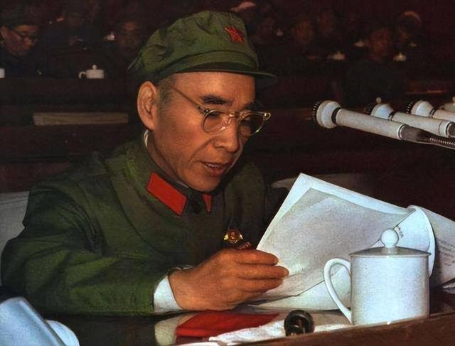 原127师政委，曾是张万年的搭档，71年拒绝提供火焰喷射器