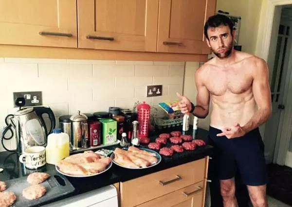 他是《哈利波特》中唯一没长残的孩子，一个被欺负的胖子