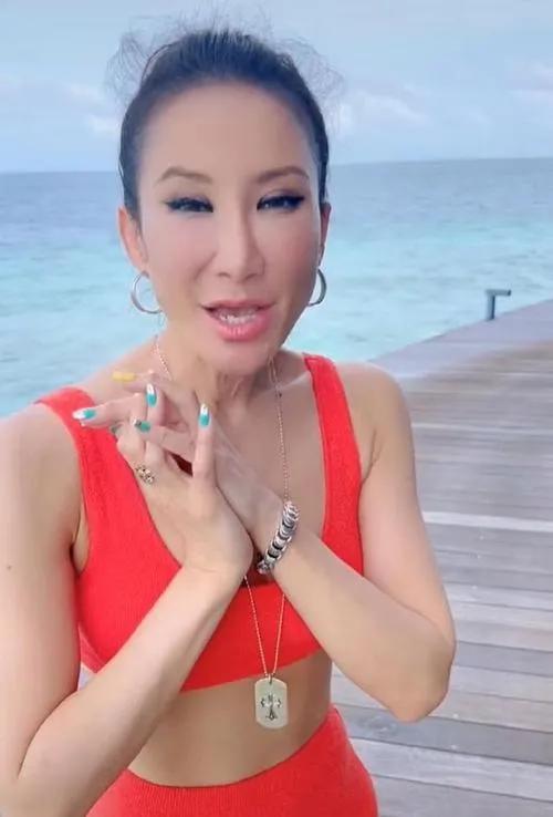 “电臀天后”李玟：凭屁股出名,嫁洋老公9次试管却总是怀不上孩子