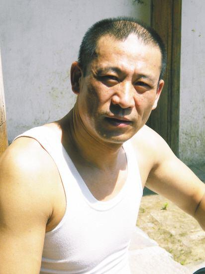 师小红：爱妻不要孩子，息影只为照顾聋哑岳父母，50岁得子乐开花