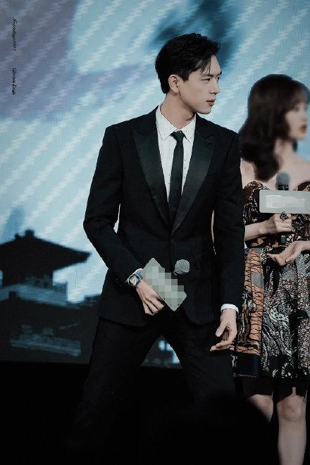 国民男友李现活动生图流出，鼻子高度十分惊人