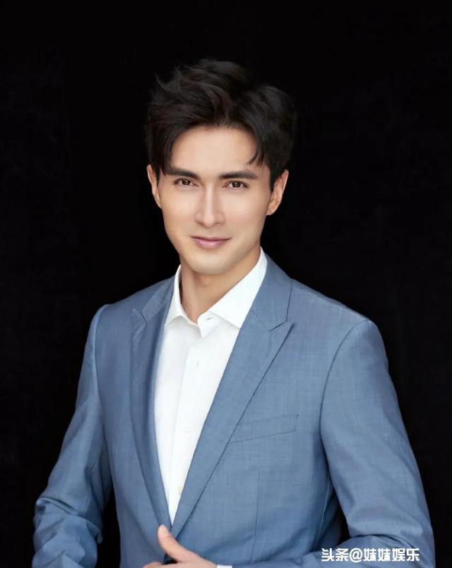 圈中的“假混血”,五官深邃没话说,有人彻底爆红,有人泯然众人