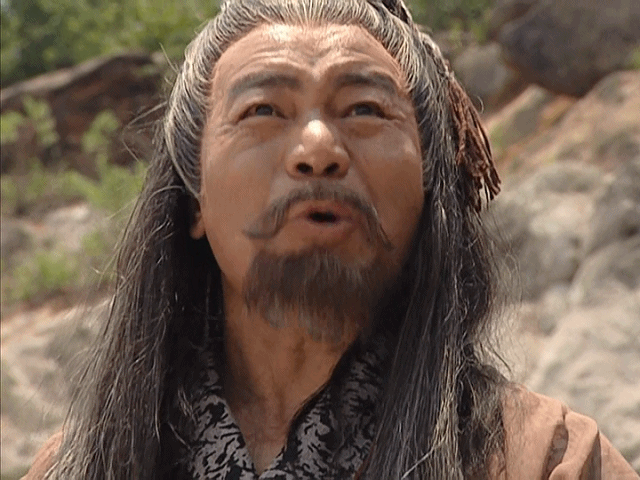 黄钟公功力高深，却也被任我行一吼震晕，网友质疑其放水