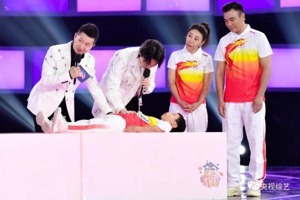 6岁戏曲小达人扮演“恶婆婆”，现场上演“婆媳大戏”