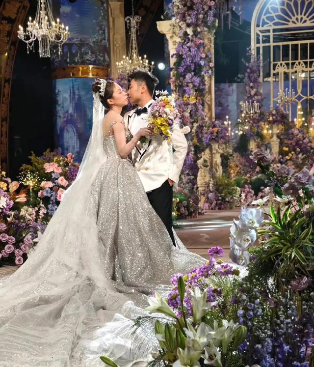 恭喜！德云社演员张九南结婚，张鹤伦主持，张云雷郎鹤炎等人见证