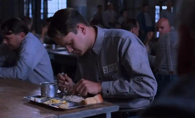 读了10遍《肖申克的救赎》我顿悟：聪明人都在低谷期改命