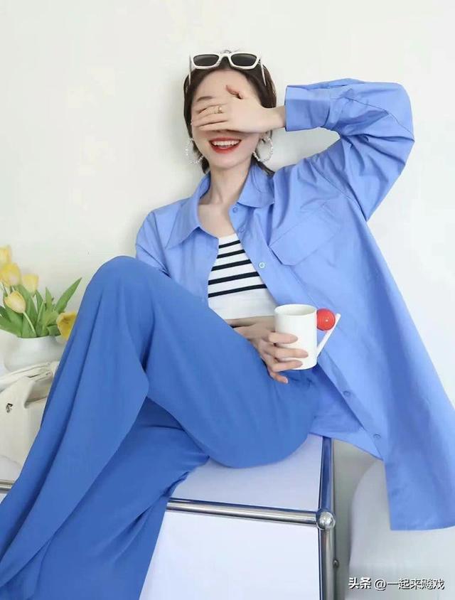 高圆圆眼波流转，顾盼生辉，一代佳人