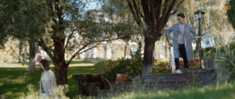 成也靳东，败也靳东