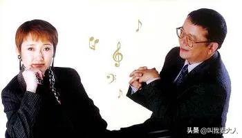 王刚的3个女人：与小20岁娇妻很幸福，前妻成方圆如今怎样了？