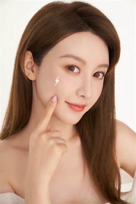 周麟嘉,迷人写真,彰显性感魅力!