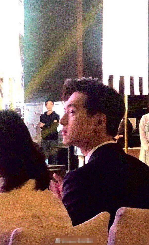 国民男友李现活动生图流出，鼻子高度十分惊人