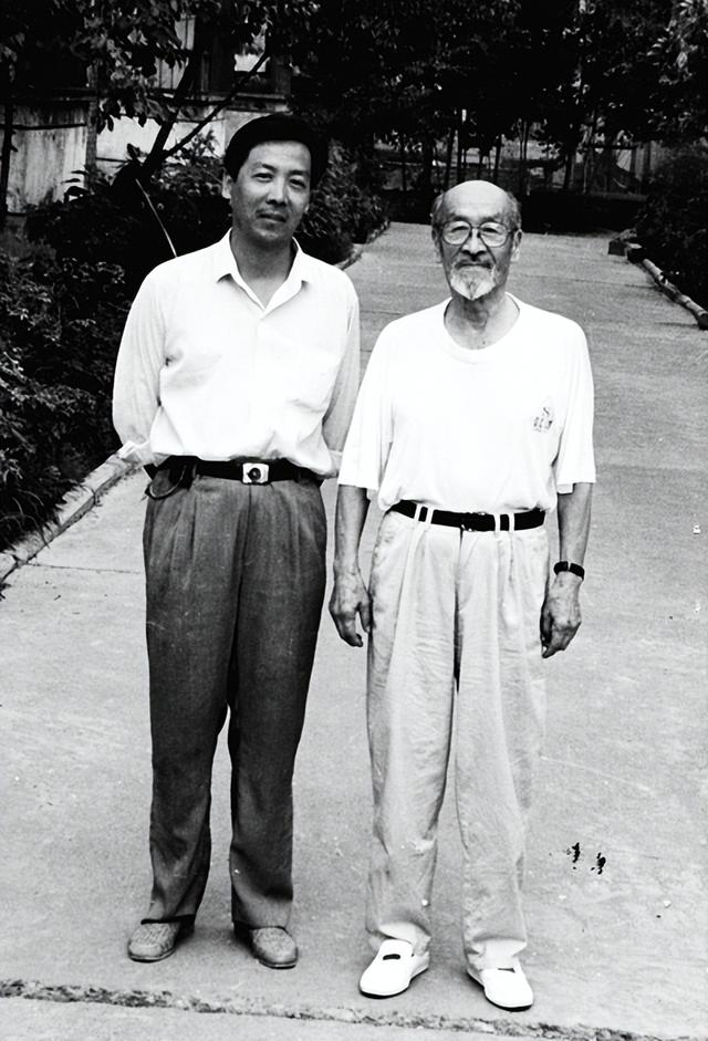 西部歌王王洛宾：3次坐牢，离婚又再婚，去世后儿子为他打官司